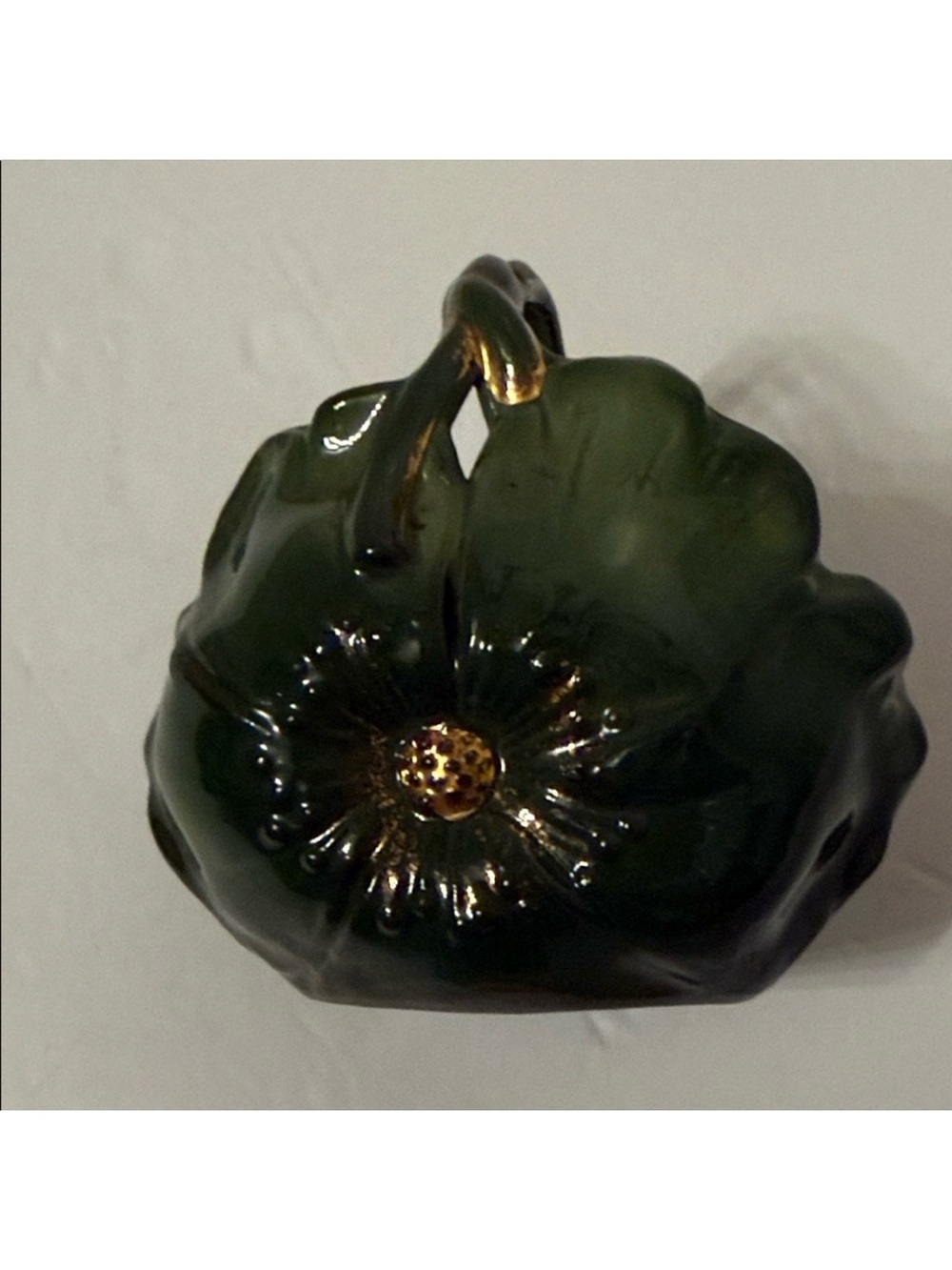 ROYAL BAYREUTH SMALL PORCELAIN BASKET BOWL  HANDLE GREEN GOLD ACCENT FLOWER VASE